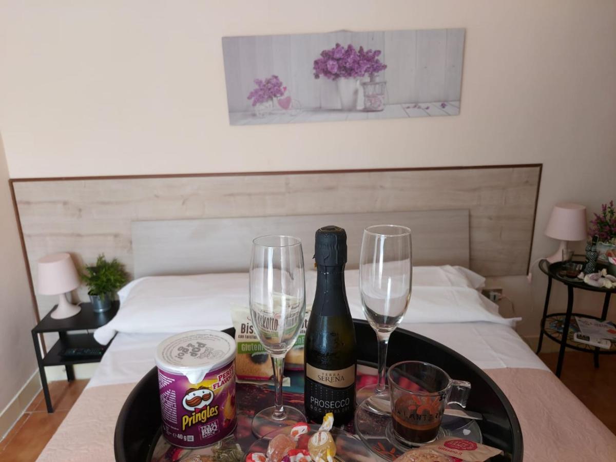 Albergo Ristorante Bar Pizzeria La Lanterna Santi Cosma e Damiano Екстериор снимка